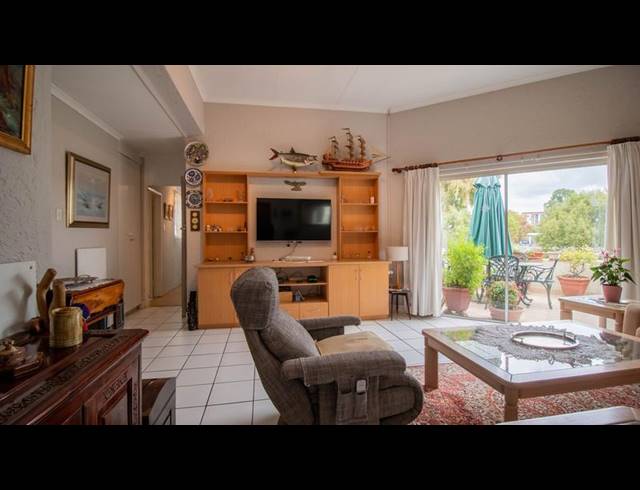 2 BEDROOM TOWNHOUSE FOR SALE IN BEDFORD GARDENS